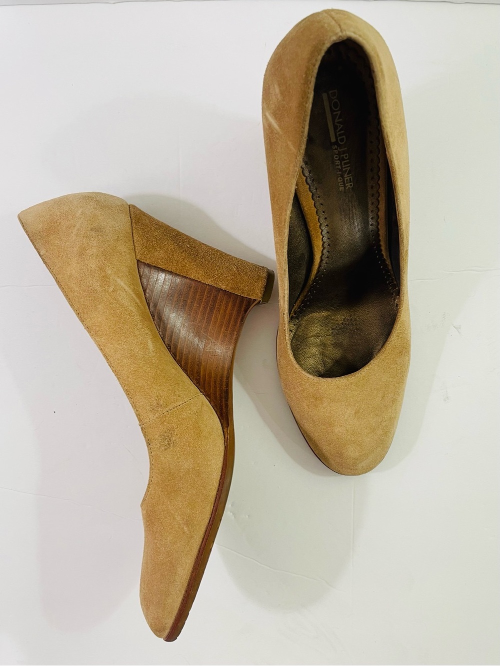 Vintage Donald J. Pliner Women's Tan Suede Wedge Pumps